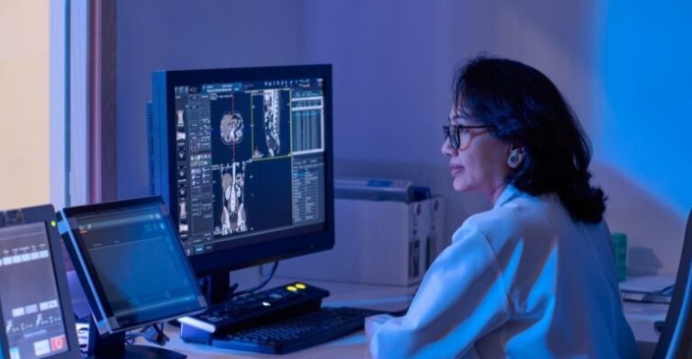 ميدكير تُضفي بُعداً جديداً على التوعية بسرطان الثدي من خلال توسيع شراكاتها مع “شركة الإمارات للبترول ش.م. ع (الإمارات)، وشركة “كرسبي كريم” و”ايه جي ام سي جيلي” و”بلاتفورم استوديوز”