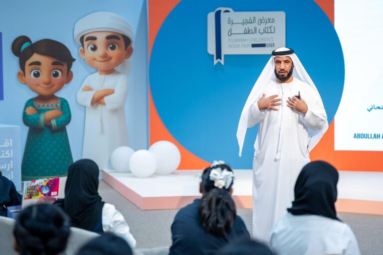 إقبال كبير على ورش معرض الفجيرة لكتاب الطفل