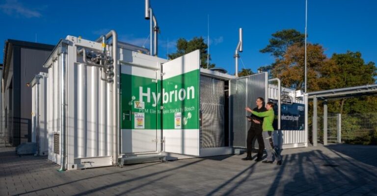 Bosch commissions its first in-house electrolyzer with Hybrion electrolysis stacks Inauguration of the hydrogen landscape at Bosch’s Bamberg plant