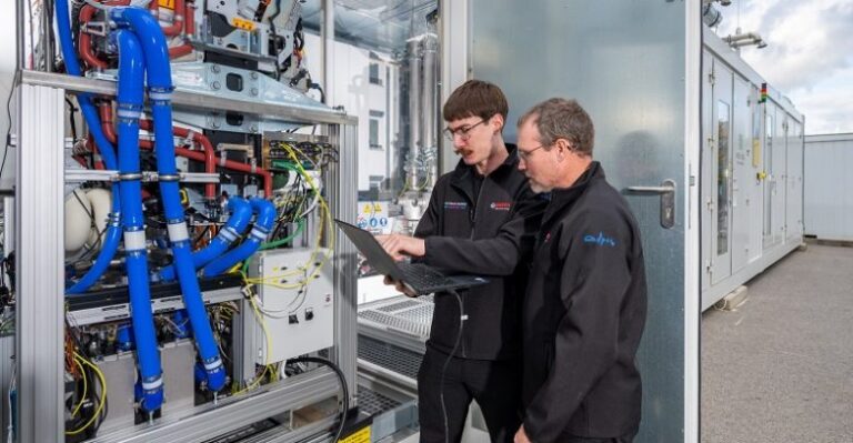 بوش تُطلِق أول جهاز تحليل كهربائي من إنتاجها بتقنية “هايبريون” في مصنع بامبرغ