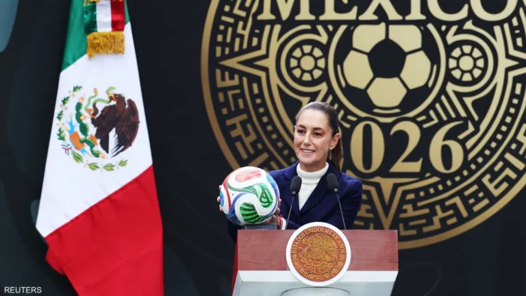 تذكرة الأحلام لمونديال 2026.. لفتة إنسانية من رئيسة المكسيك