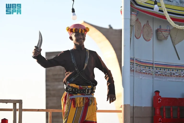 Folk Art Draws Visitors to Jazan Festival 2026