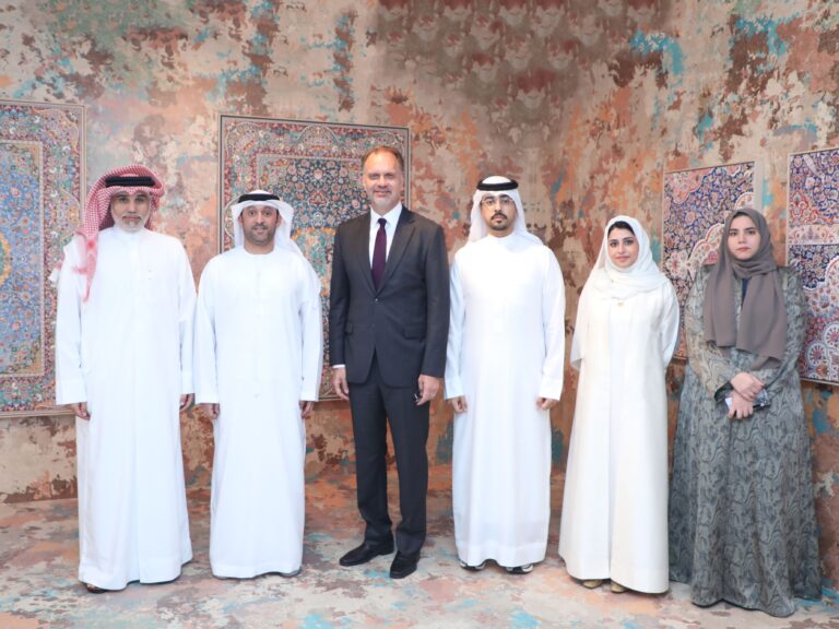 US delegation views artworks featured at Sharjah Islamic Arts Festival