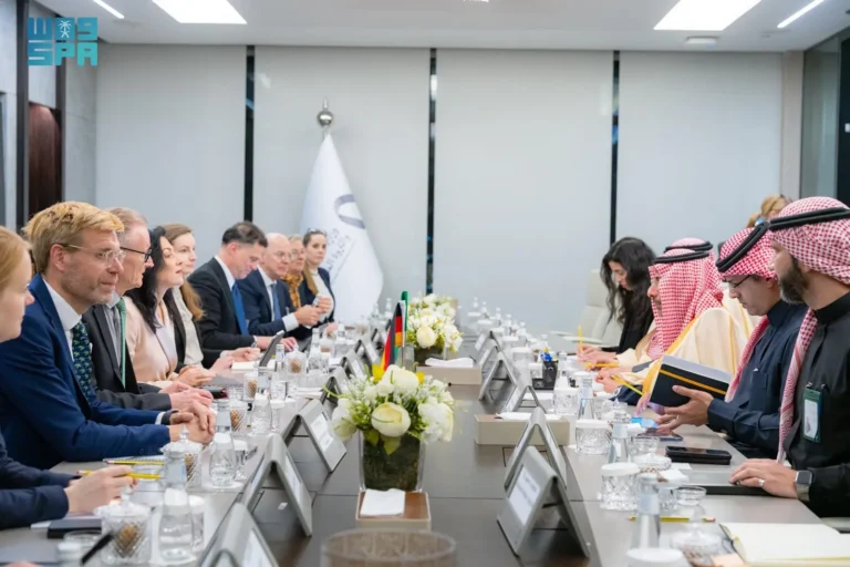 Industry Minister Meets German Economy Minister