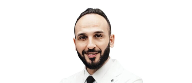 مشروبات الطاقة قد تؤذي المعدة والقولون.. طبيب في دبي يحذر من مخاطر صحية يتجاهلها الشباب